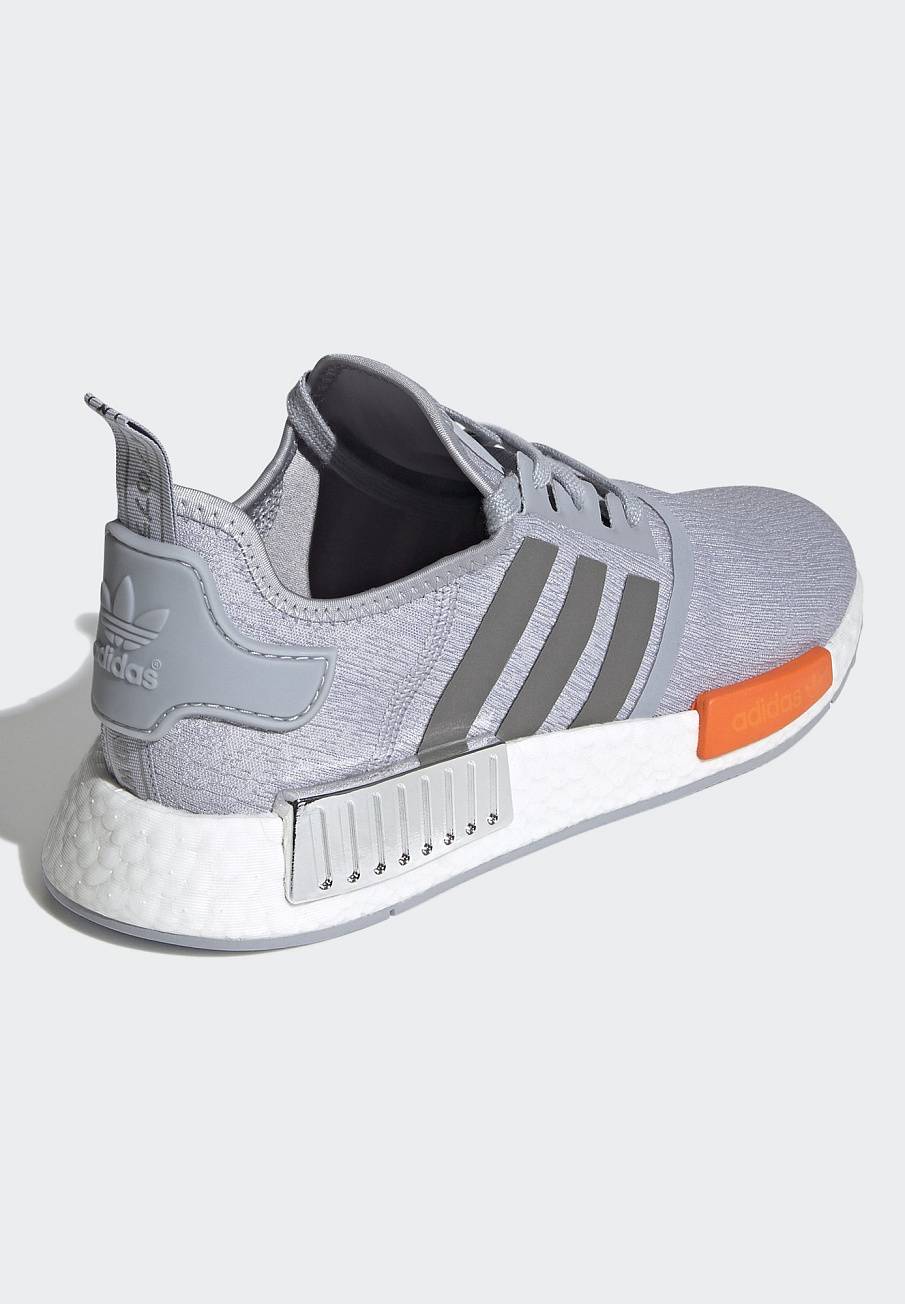 Фото № 4 с приближением к товару «‎Adidas Nmd_r1 »