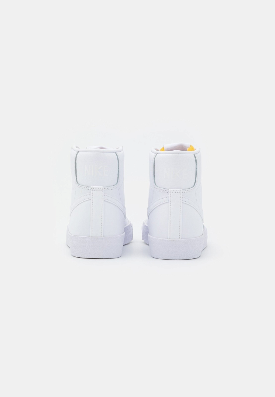 Фото № 3 с приближением к товару «‎Nike Blazer 77 »