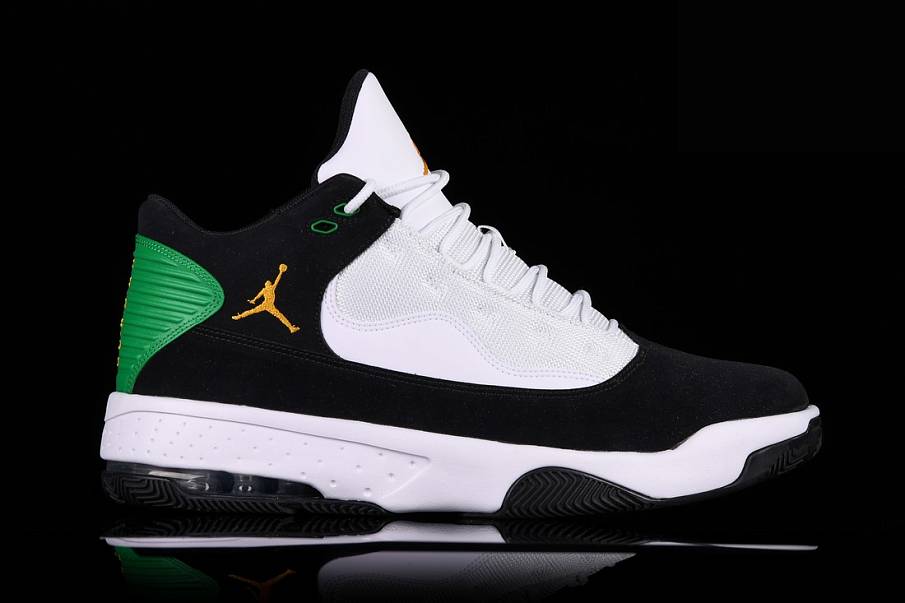 Фото № 1 с приближением к товару «‎Nike Air Jordan Max Aura 2 Lucky »
