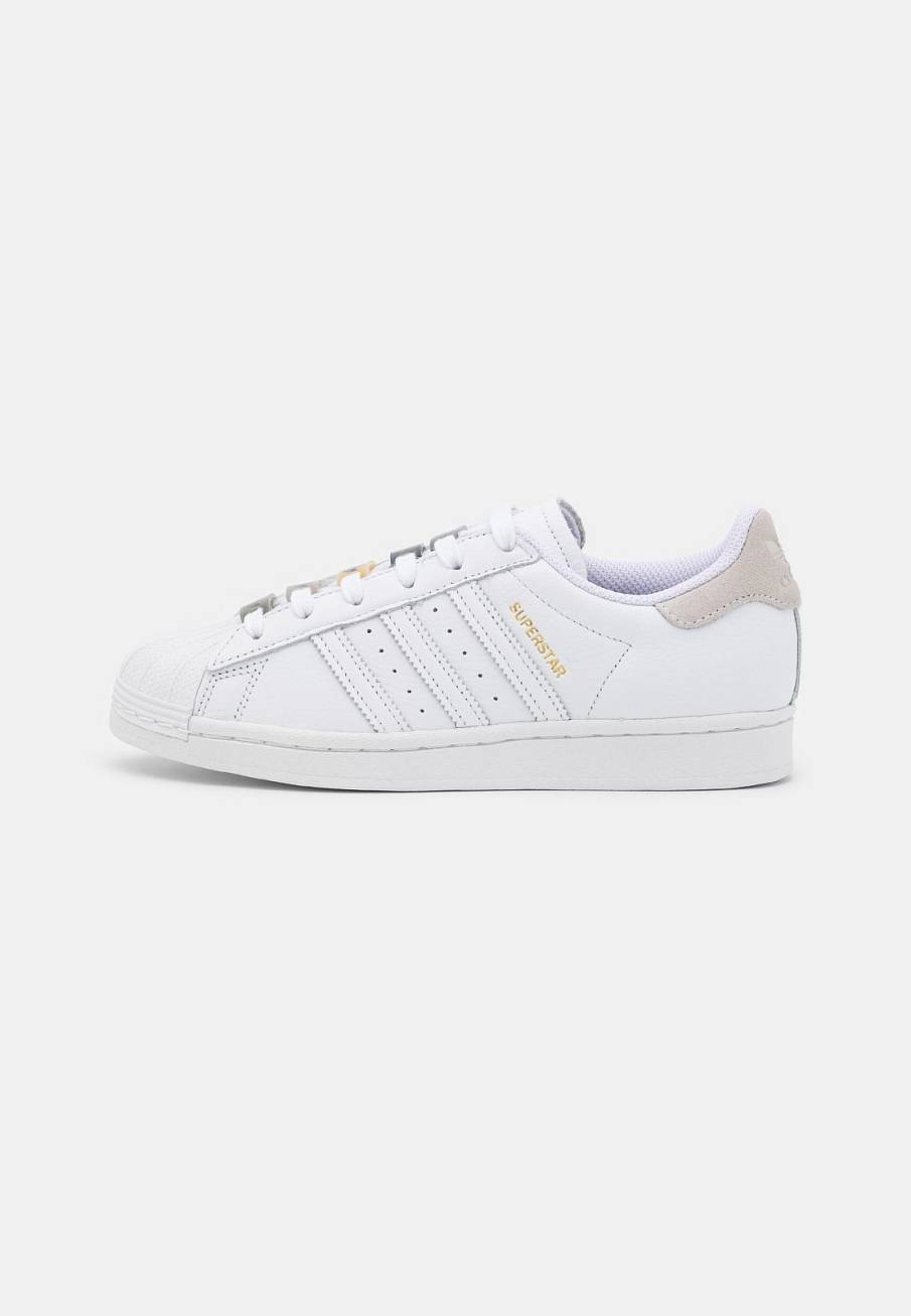 Фото № 1 с приближением к товару «‎Adidas Superstar »