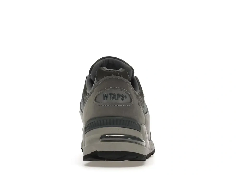 Фото № 4 с приближением к товару «‎New Balance 990v2»
