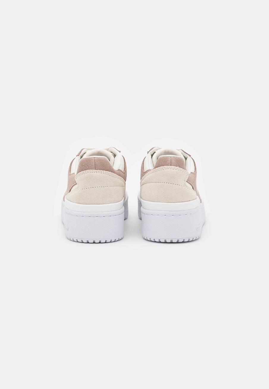 Фото № 4 с приближением к товару «‎Adidas Forum Bold »