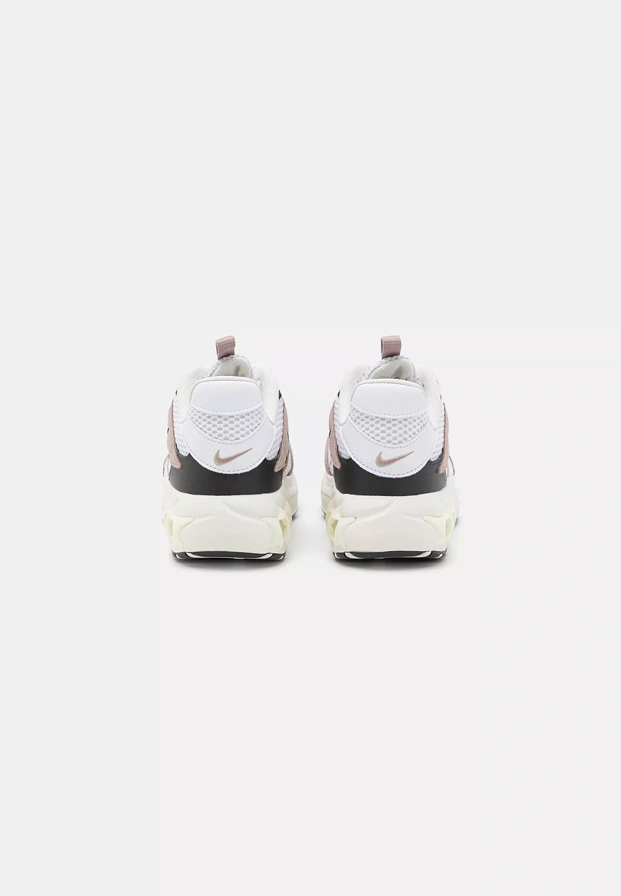 Фото № 1 с приближением к товару «‎WOMENS ZOOM AIR FIRE»