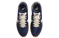Фото № 4 с приближением к товару «‎ Nike Waffle Debut Sports Casual Shoes»