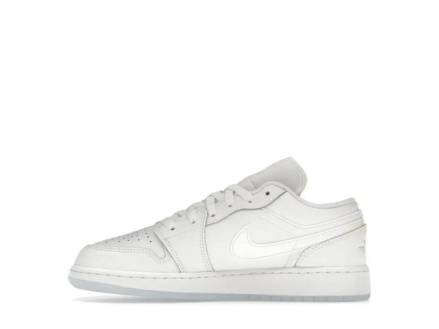 Фото № 3 с приближением к товару «‎Jordan 1 Low SE»