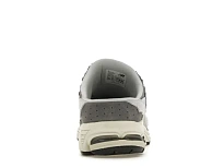 Фото № 4 с приближением к товару «‎New Balance 2002R Mule»