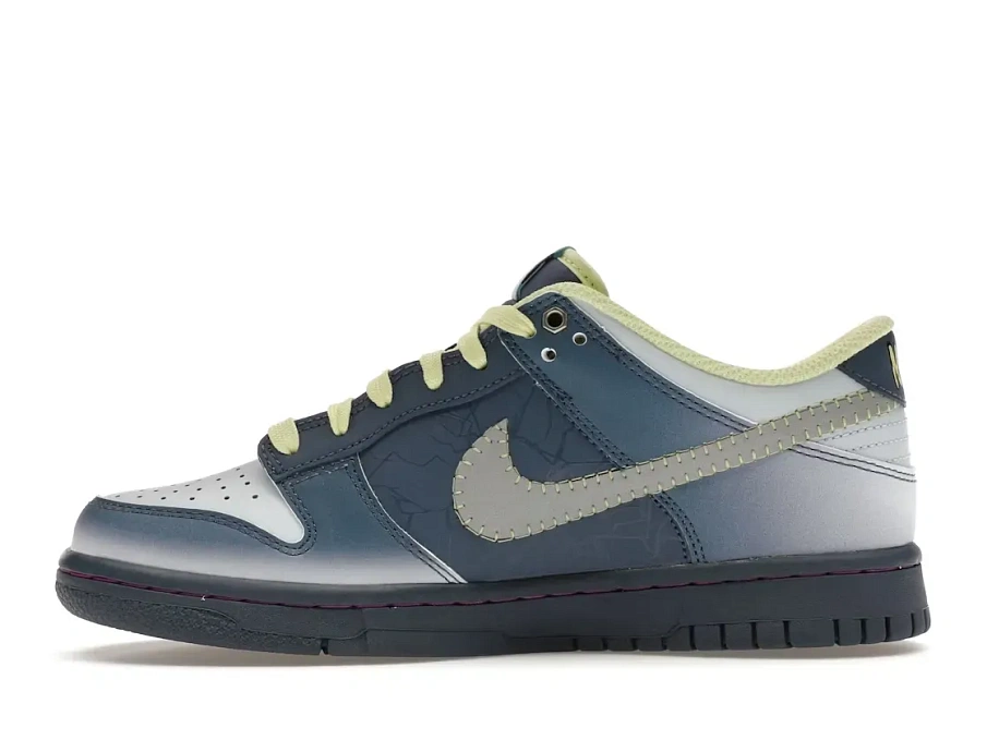 Фото № 3 с приближением к товару «‎Nike Dunk Low»
