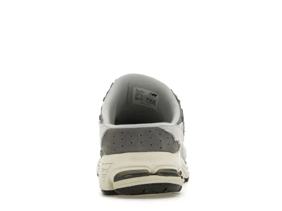 Фото № 4 с приближением к товару «‎New Balance 2002R Mule»