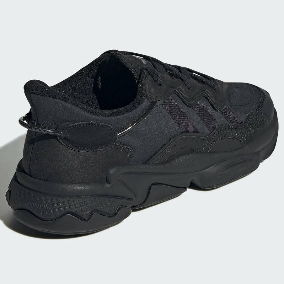 Фото № 3 с приближением к товару «‎Adidas Ozweego »