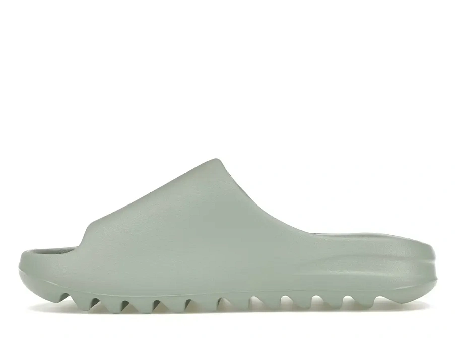 Фото № 3 с приближением к товару «‎adidas Yeezy Slide»