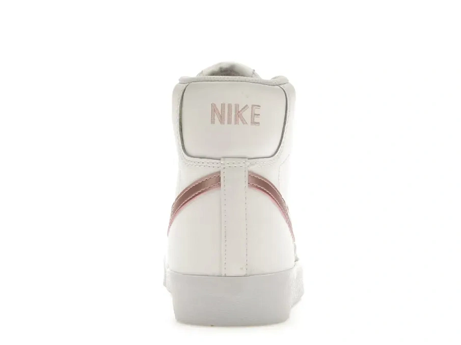 Фото № 4 с приближением к товару «‎Nike Blazer Mid 77»