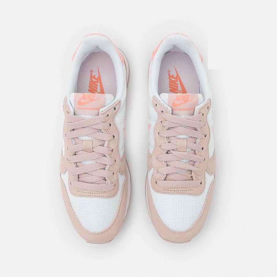 Фото № 5 с приближением к товару «‎Nike Internationalist »