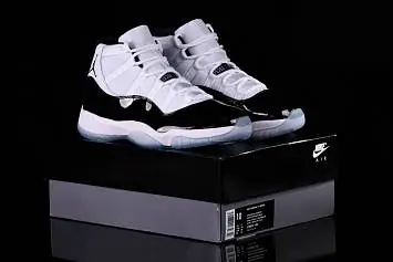 Nike Air Jordan 11 Retro Concord  - 3