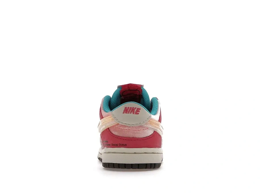 Фото № 4 с приближением к товару «‎Nike Dunk Low»
