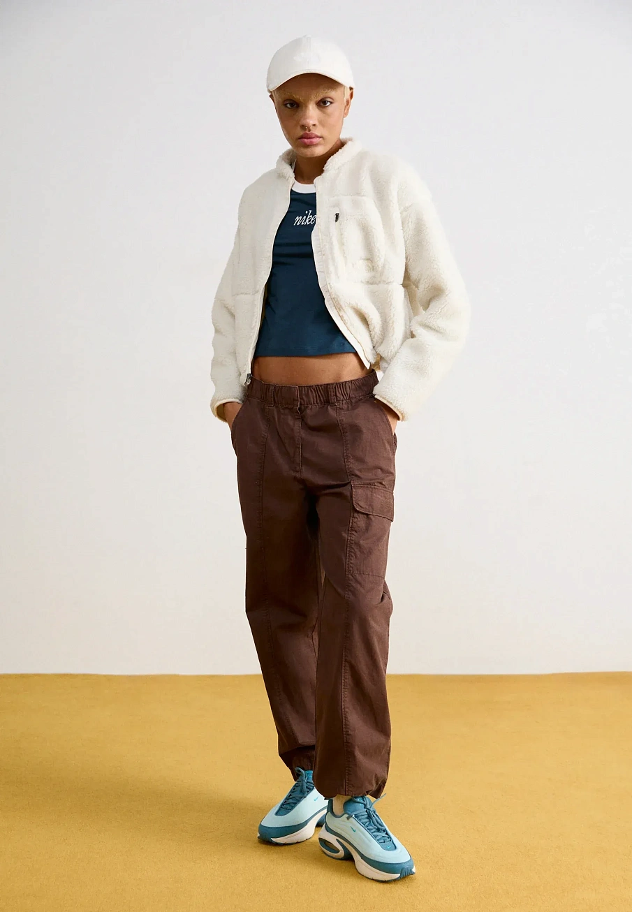 Фото № 3 с приближением к товару «‎AIR MAX PORTAL»