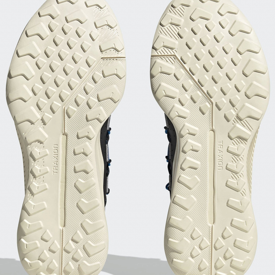 Фото № 5 с приближением к товару «‎Adidas»