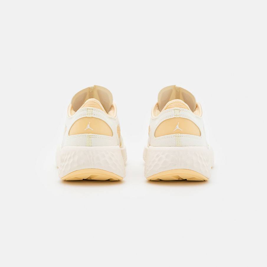 Фото № 3 с приближением к товару «‎Jordan Wmns Delta 3 »