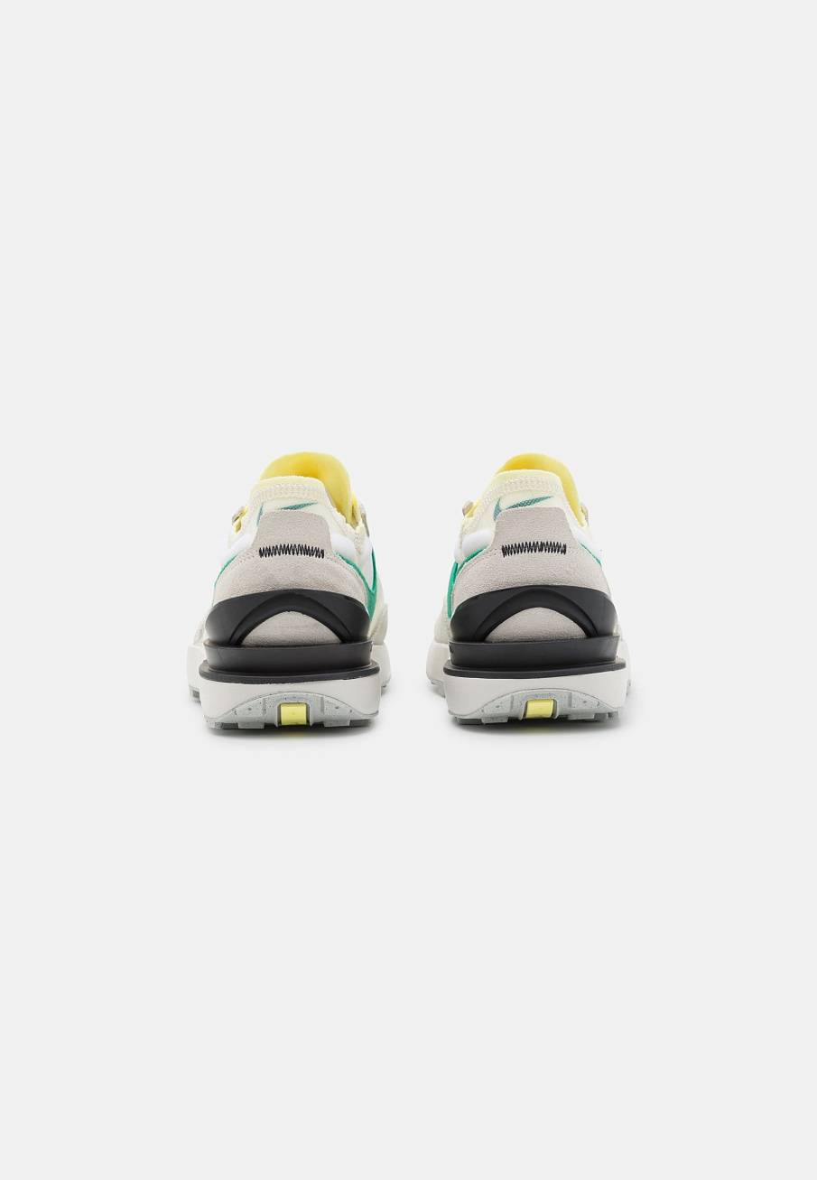 Фото № 4 с приближением к товару «‎Nike Waffle One Gel »