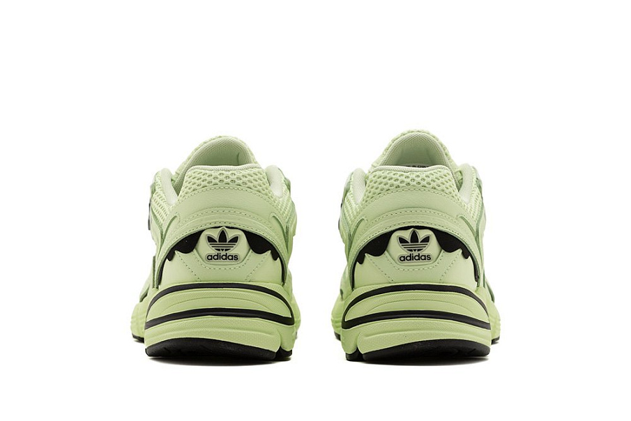 Фото № 5 с приближением к товару «‎Adidas Astir W»