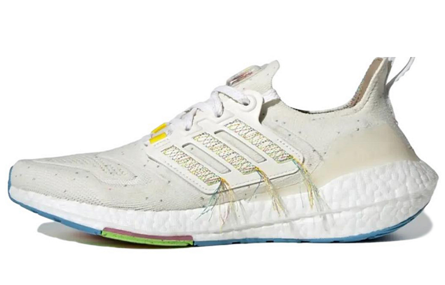 Фото № 1 с приближением к товару «‎ adidas Ultraboost 22 Running shoes»