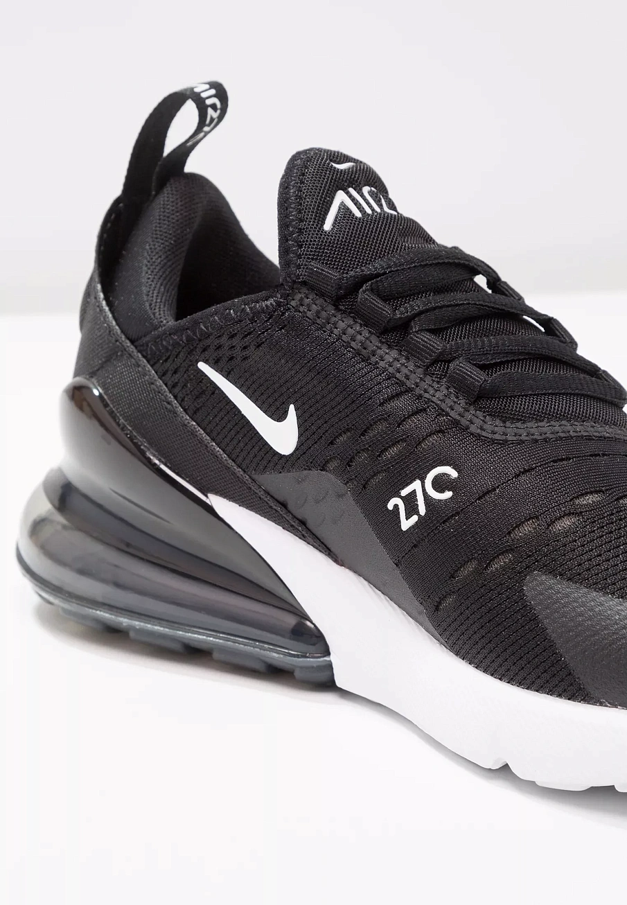 Фото № 4 с приближением к товару «‎AIR MAX 270»