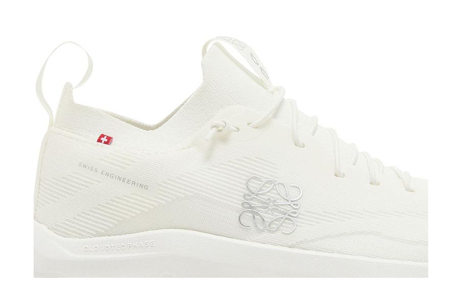 Фото № 3 с приближением к товару «‎Loewe x ON Women's Cloudtilt All White»