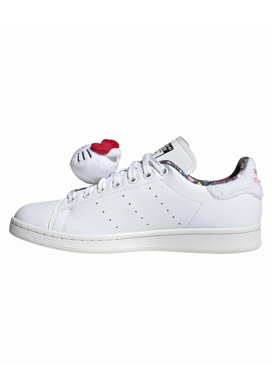 Фото № 1 с приближением к товару «‎STAN SMITH»