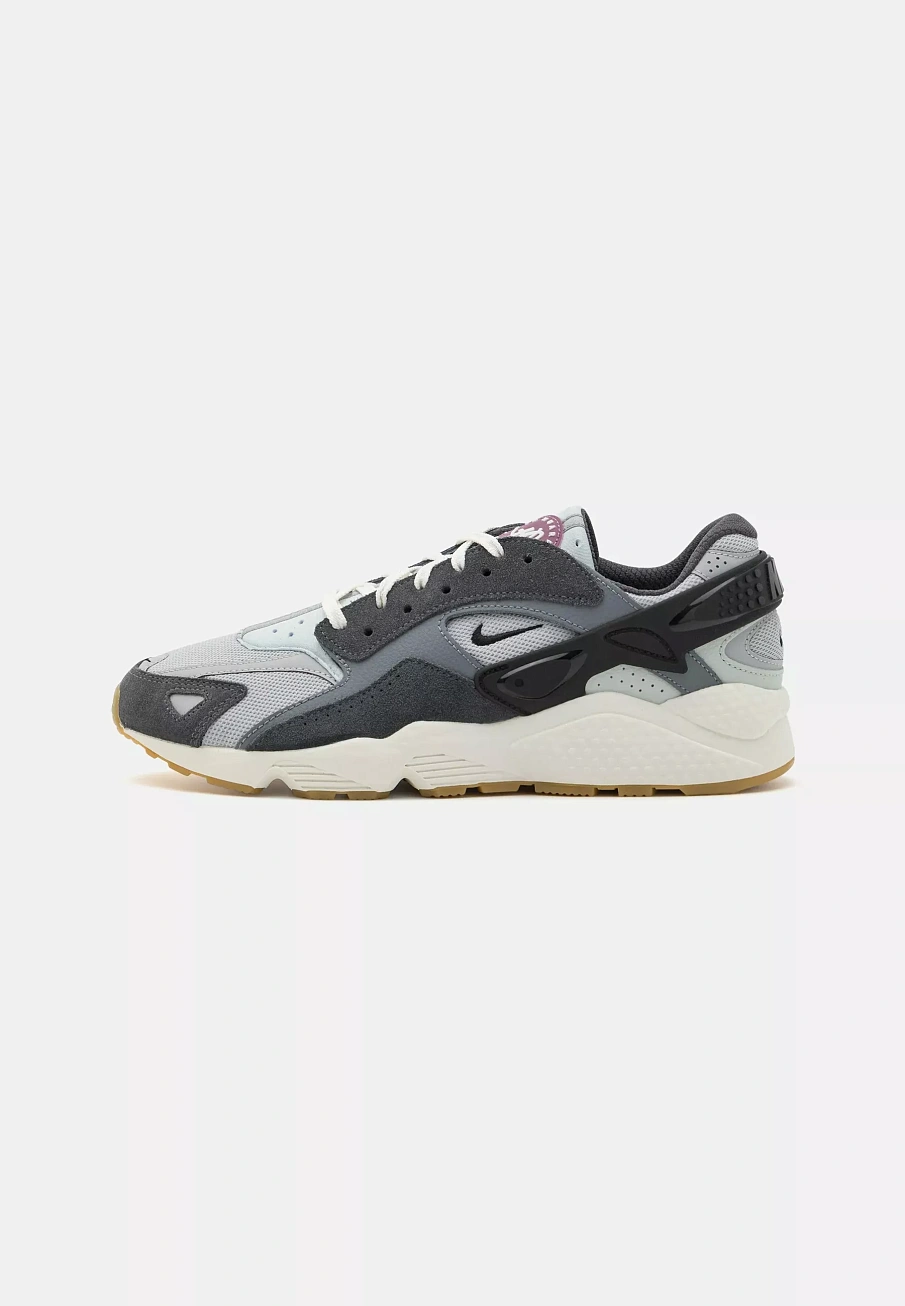 Фото № 1 с приближением к товару «‎AIR HUARACHE RUNNER UNISEX»