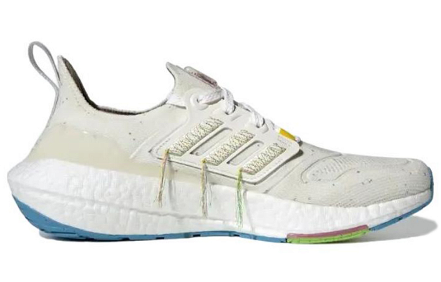 Фото № 2 с приближением к товару «‎ adidas Ultraboost 22 Running shoes»