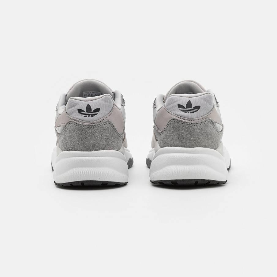 Фото № 3 с приближением к товару «‎Adidas Retropy Mystique »