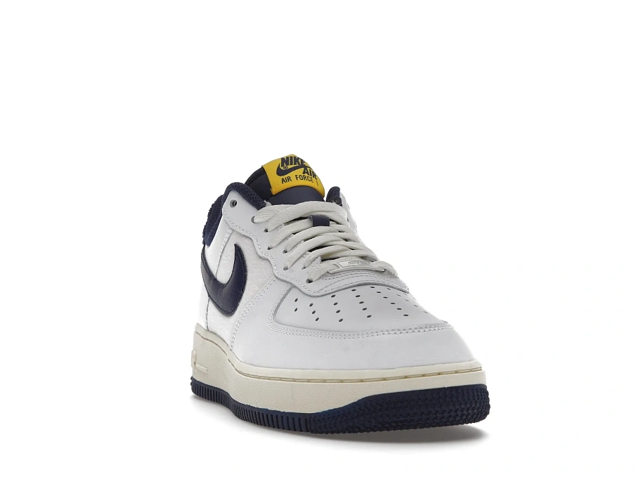 Фото № 3 с приближением к товару «‎Nike Air Force 1 Low 07 LV8 Michigan Varsity Jacket (2021)»