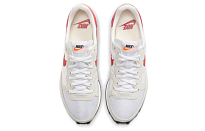 Фото № 4 с приближением к товару «‎Nike Challenger OG 'White University Red'»