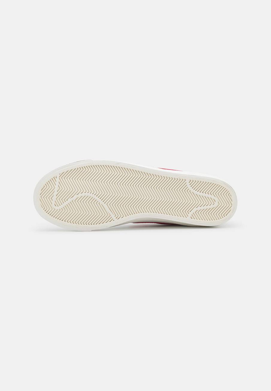 Фото № 3 с приближением к товару «‎Nike Blazer ’77 Ath »