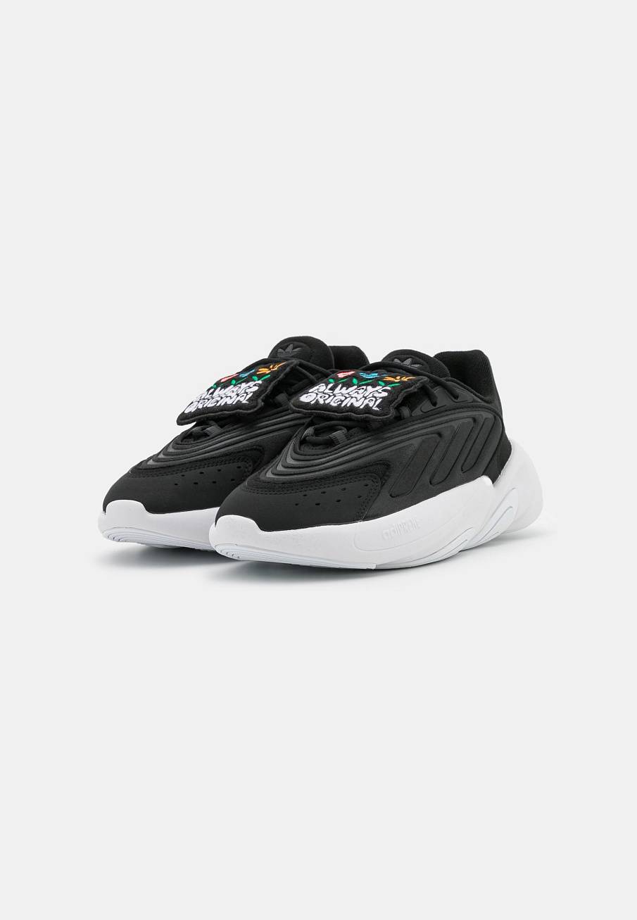 Фото № 3 с приближением к товару «‎Adidas Ozelia »