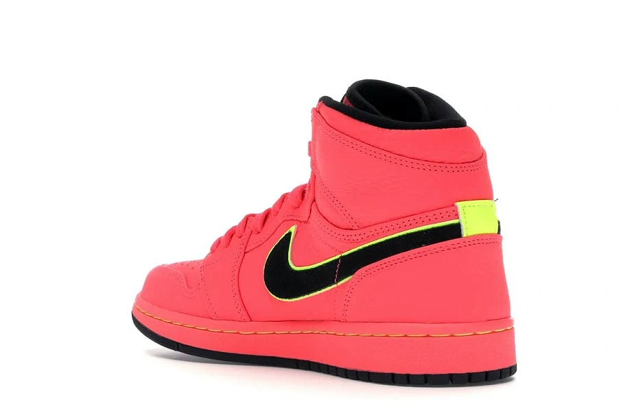 Фото № 6 с приближением к товару «‎Jordan 1 Retro High Hot Punch »