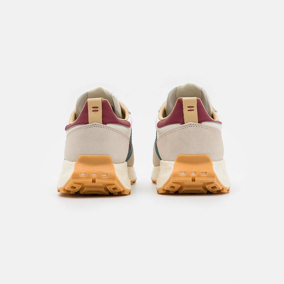 Фото № 3 с приближением к товару «‎Adidas Retropy E5 »