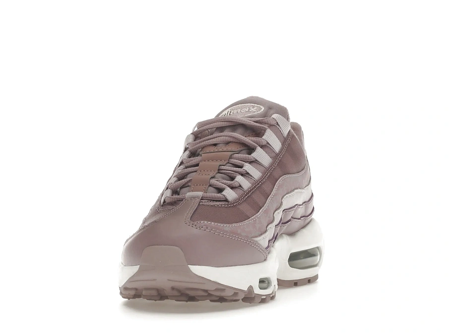 Фото № 2 с приближением к товару «‎Nike Air Max 95 Plum Fog »