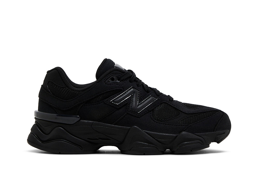 Фото № 2 с приближением к товару «‎New Balance 9060 Big Kid Triple Black Suede»