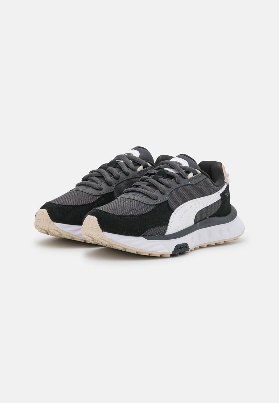 Фото № 3 с приближением к товару «‎Puma Wild Rider Soft »