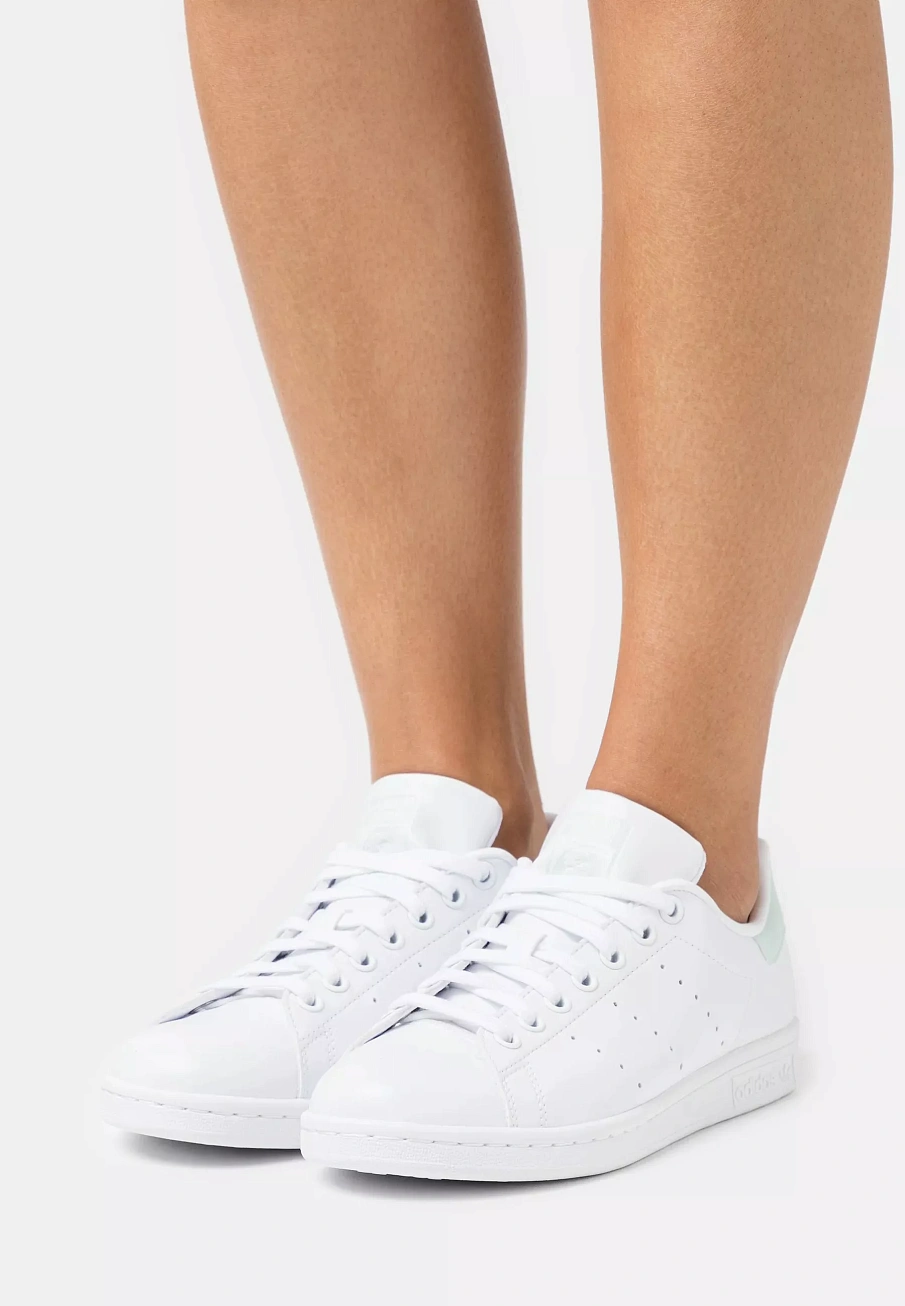 Фото № 1 с приближением к товару «‎STAN SMITH »