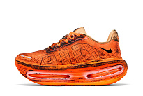 Фото № 4 с приближением к товару «‎Melitta Baumeister x Nike Women's Vomero Premium Total Orange»