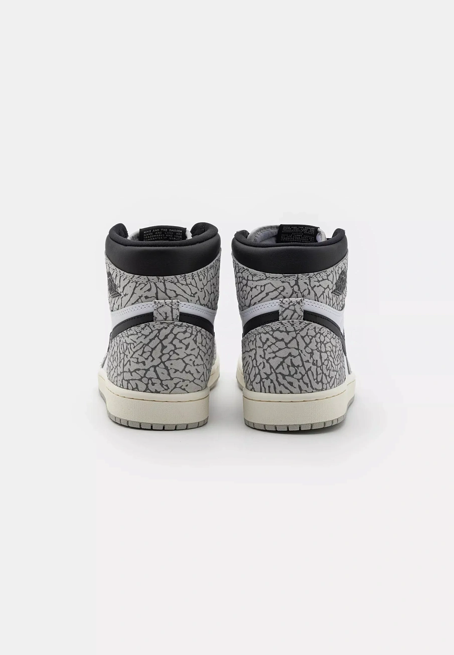 Фото № 4 с приближением к товару «‎AIR JORDAN 1 RETRO UNISEX»