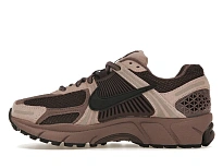 Фото № 3 с приближением к товару «‎Nike Zoom Vomero 5 Plum Eclipse »