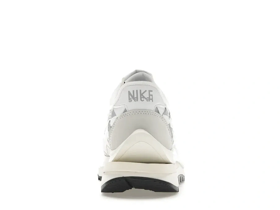 Фото № 4 с приближением к товару «‎Nike VaporWaffle Woven sacai Jean Paul Gaultier White»