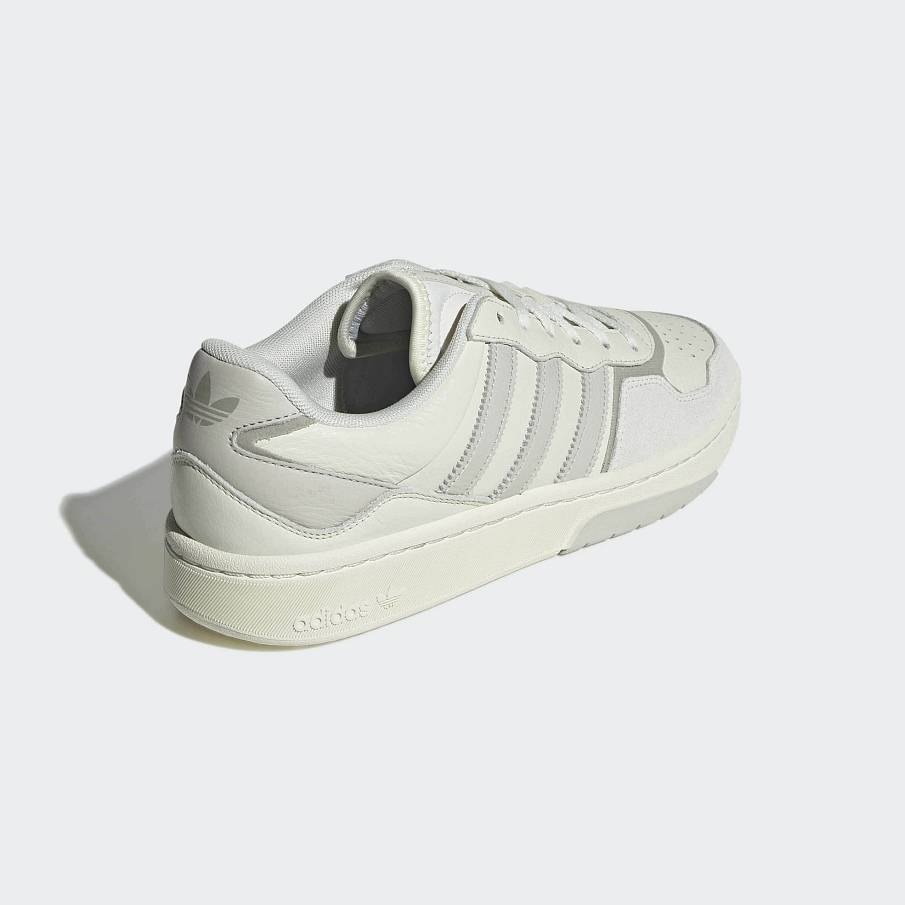 Фото № 3 с приближением к товару «‎Adidas Courtic »