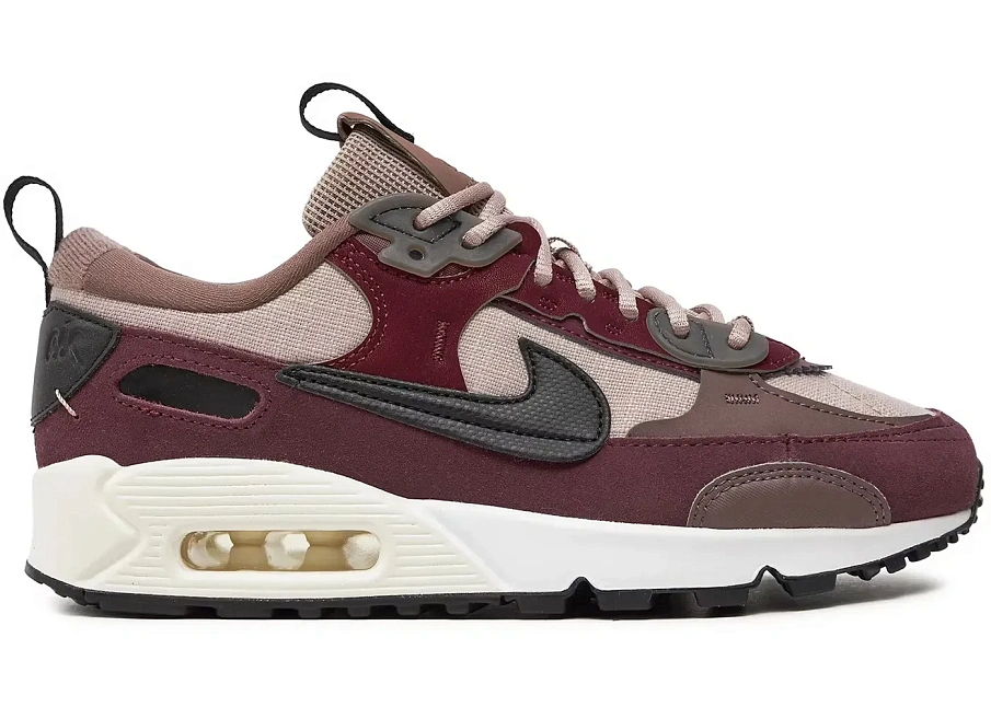 Фото № 1 с приближением к товару «‎Nike Air Max 90 Futura»