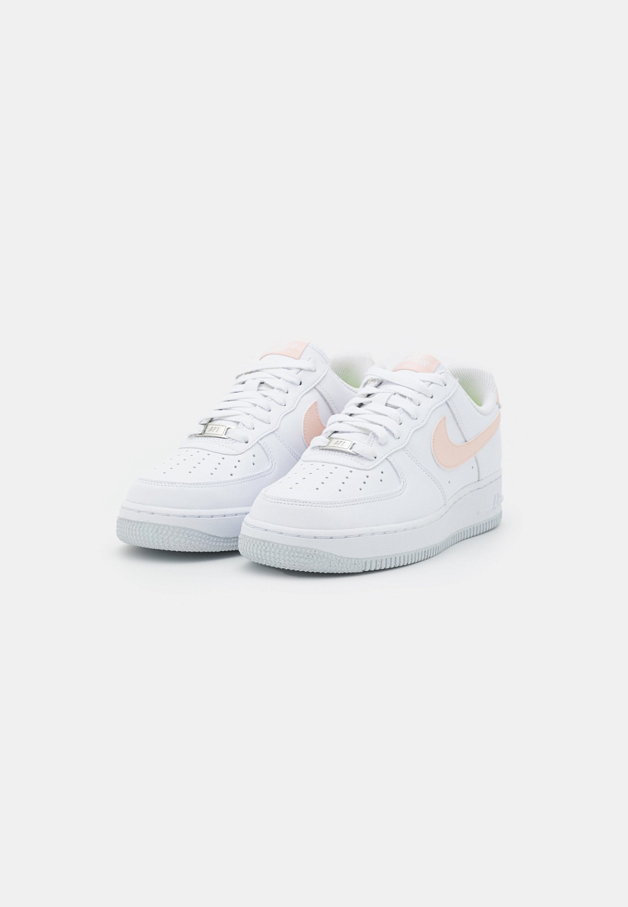 Фото № 2 с приближением к товару «‎Nike Air Force 1 »