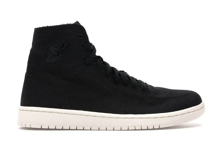 Фото № 1 с приближением к товару «‎Jordan 1 Retro Deconstrcuted Black»