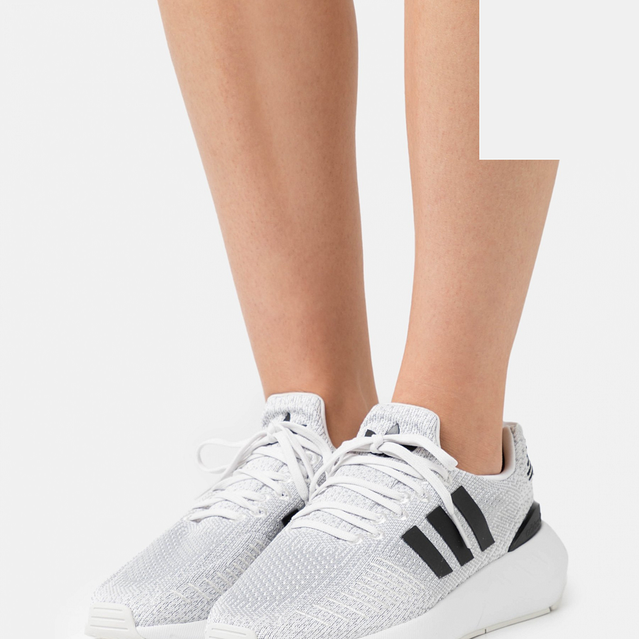 Фото № 2 с приближением к товару «‎Adidas Swift 22 »