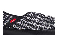 Фото № 3 с приближением к товару «‎Supreme x The North Face Traction Mule Black Studded Print»